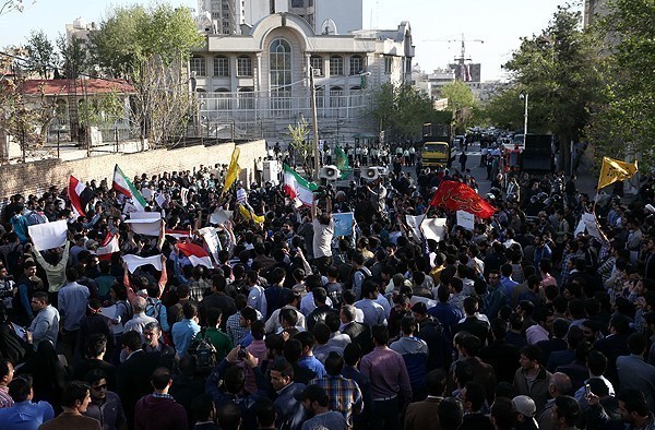 Tehran's students condemn Saudi aggression against Yemen