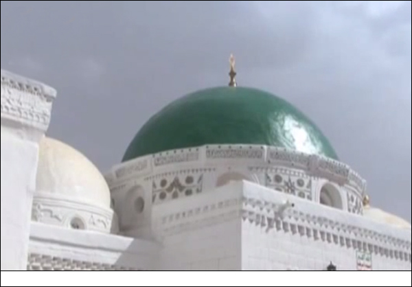 طائرات سعودية تدمر مسجد الامام الهادي (ع) بالكامل في صعدة