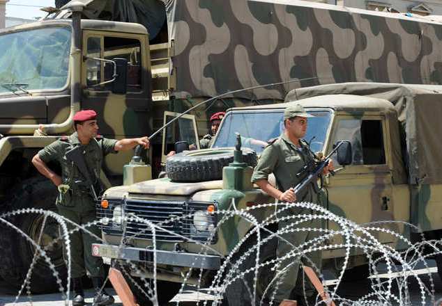 الجيش التونسي يرسل تعزيزات عسكرية بعد إحراق مركز أمني بولاية "قبلي"