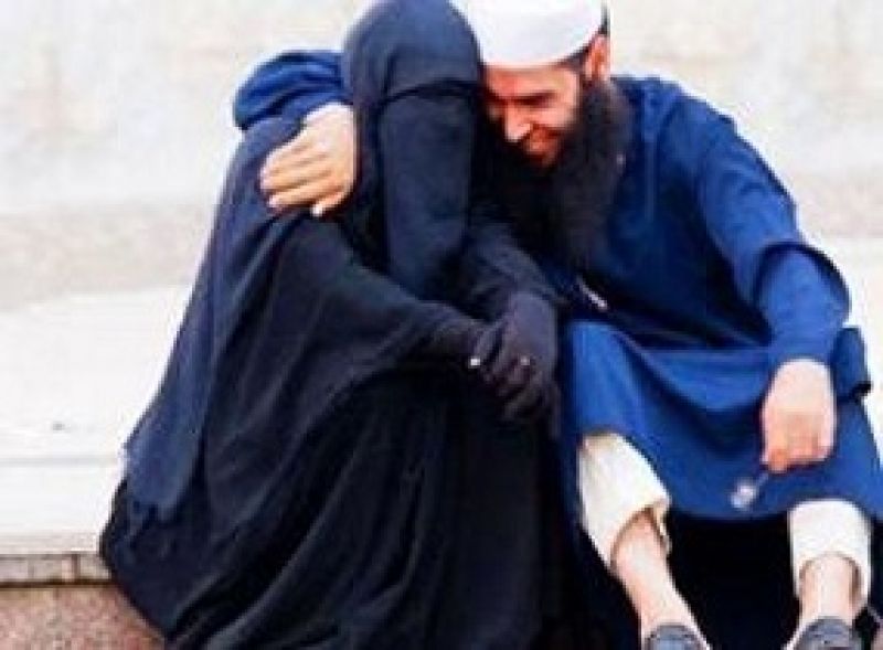تورط زوجة قيادي داعشي بالاتجار بالبشر في دير الزور