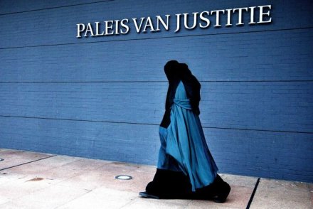 Dutch cabinet approves partial Islamic burka ban in public places