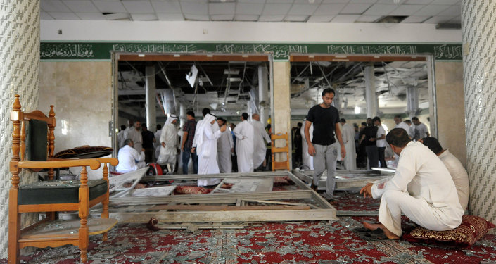 Saudi King Salman vows to 'wipe out' Islamic State after mosque attack