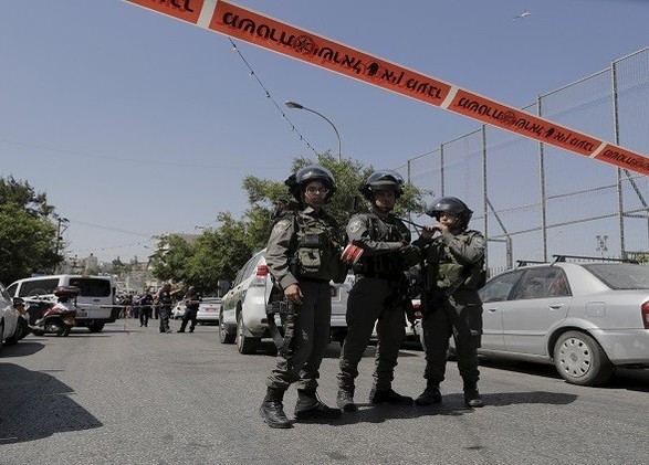 شاب فلسطيني يطعن إسرائيليين إثنين في القدس الشرقية