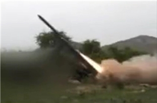 Video: Yemeni Army Fires Home-Made Rockets to Saudi Positions