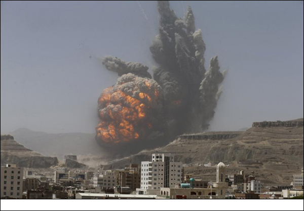 غارات للعدوان السعودي واستشهاد 31 شخصاً والجيش اليمني واللجان الشعبية يرد بصواريخ الغراد