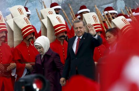 أردوغان يستميل الناس في حملته الانتخابية بخطاب ديني 