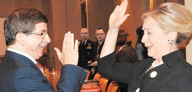 Davutoğlu'nu Peygamber değil, Hillary seçti!