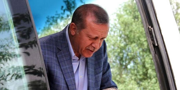 Erdoğan'a karşı Twitter'da kampanya: #SırtımızıDönüyoruz