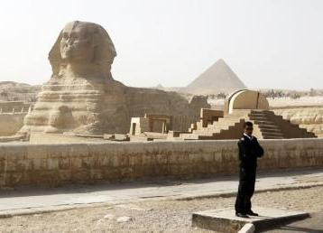 هجوم مسلح نادر قرب أهرام الجيزة يسفر عن مقتل شرطيين