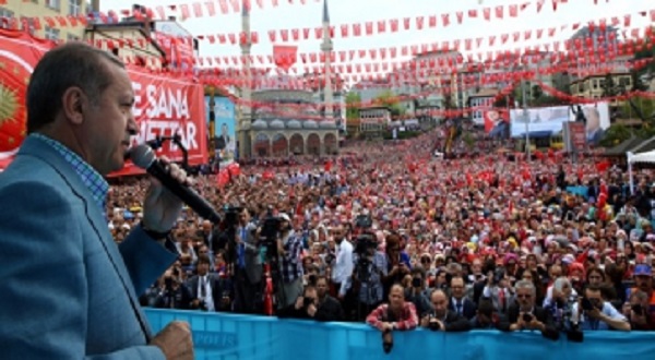 Erdoğan'ın meydanlara inmesi AKP'ye yaramadı