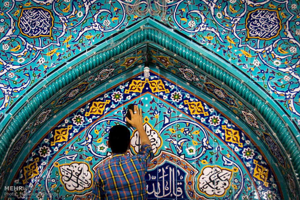 تصویری رپورٹ: عشرہ تکریم مساجد اور غبار روبی