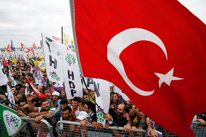 Ji Kurdanra Na! / Kürtlere hayır