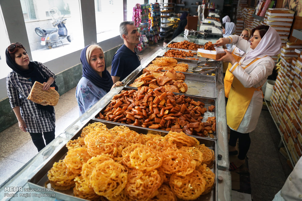تصویری رپورٹ: رمضان المبارک میں مٹھائی کی تیاری