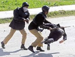 پنجاب کے پولیس نے ایک نوجوان کو فائرنگ کرکے قتل اور دوسرے کو زخمی کردیا