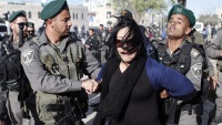 صیہونی فوجیوں نے مسجد الاقصی میں نماز ادا کرنے والی خواتین کو گرفتار کر لیا