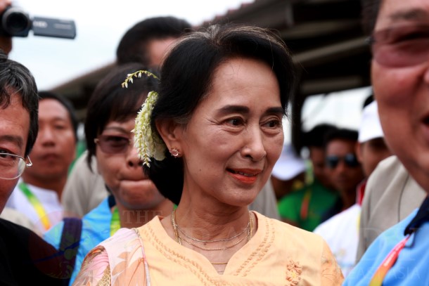 ပုဒ္မ ၅၉ (စ) ျပင္ဆင္လွ်င္ ဆုိးက်ဳိးမ်ား သက္ေရာက္မည္ဟု စစ္တပ္ သတိေပး