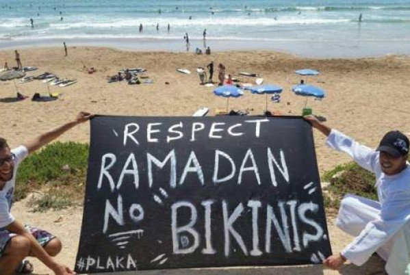 Morocco Bans Poster Calling on Tourists not to Wear Bikinis in Ramadan