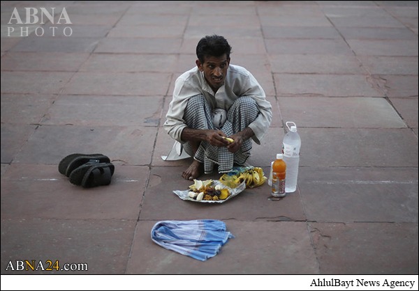 تصویری رپورٹ/ دنیا میں افطاری کے مختلف مناظر