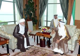 Imam Khamenei's advisor 'Ayatollah Taskhiri' condoles with Emir of Kuwait on mosque attack