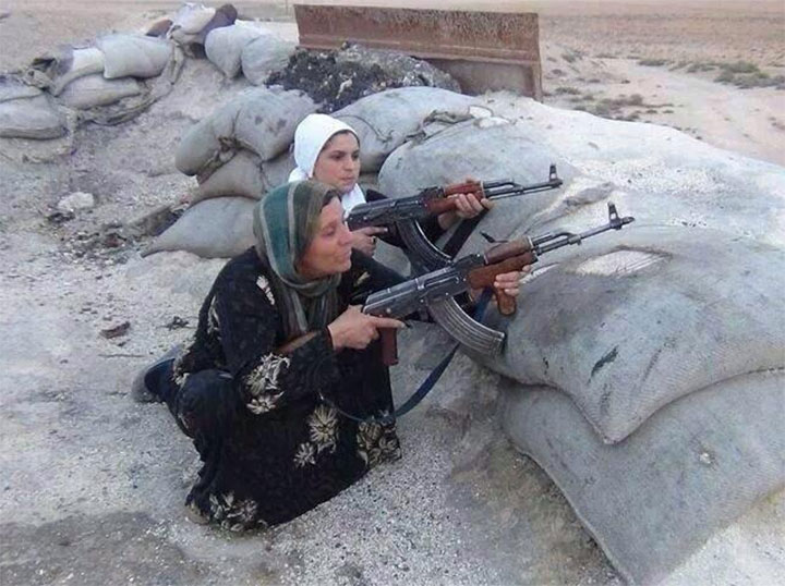 ISIL beaheds two women for the first time in Syria accused them using 'magic for medicine'