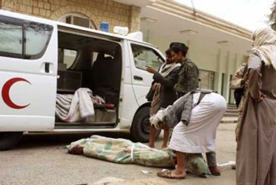 استشهاد وجرح 4 من اسرة واحدة بتعز والجيش واللجان يستهدفان موقعاً عسكرياً بالسعودية