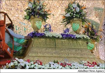 Fotostrecke: Blumenschmuck des Schreins von Imam Hussein