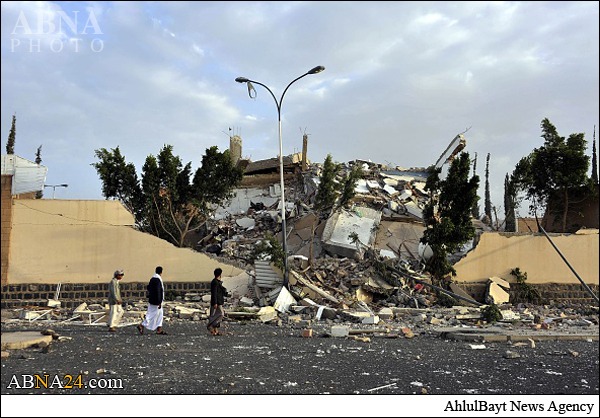 Photos: Saudi warplanes attack home of former Prime Minister of Yemen 