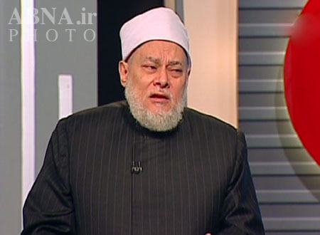 امرأة للشيخ"جمعه": آخرتك جهنم.. والمفتي السابق يسبّها!