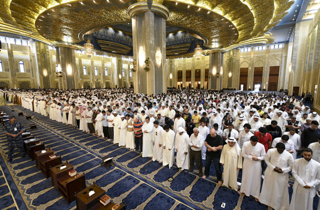 Sunnis, Shiites hold joint Friday prayers in Bahrain in show of unity