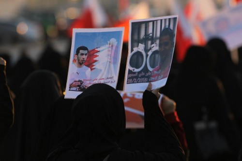 Bahraini authorities arrest 43 citizens within the last week of June, raiding 85 homes and villages 