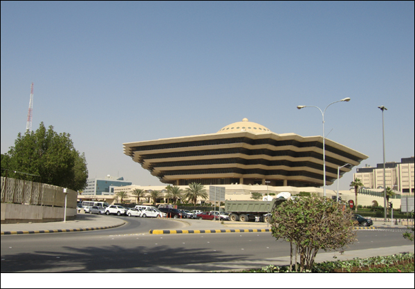 اعتقال ثلاثة أشقاء سعوديين لهم علاقة بتفجير مسجد الامام الصادق (ع)
