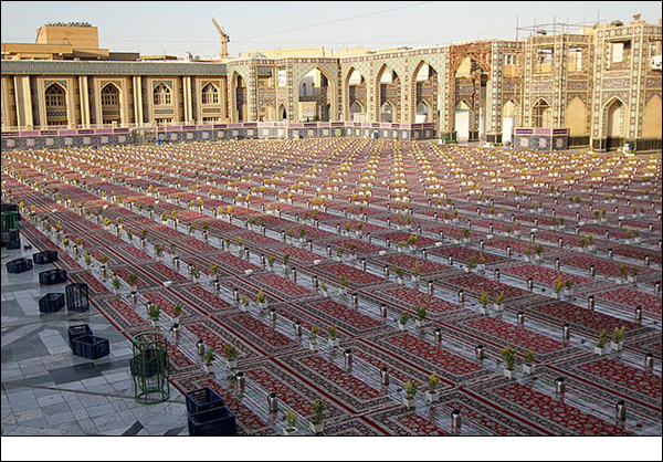 تقرير مصور / موائد الإفطار في شهر رمضان المبارك في حرم الإمام الرضا (ع)