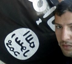 مقاتلون في داعش يعلنون انضمام منشق عن الجيش البحريني للتنظيم ويهددون الملك
