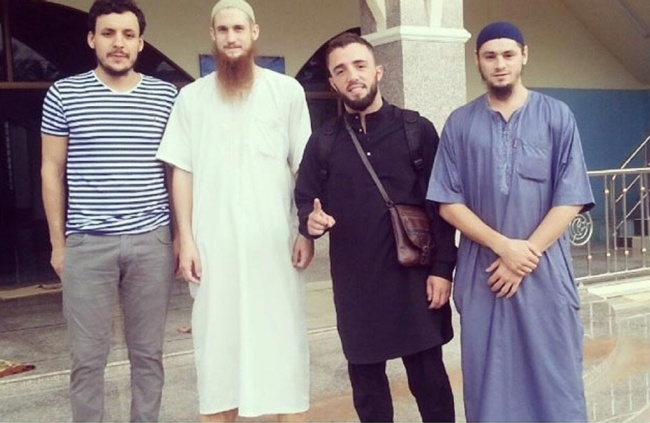 CNN: فشل الملاكم الألماني فالديت جاشي بالهروب من "داعش" وغموض حول مصيره