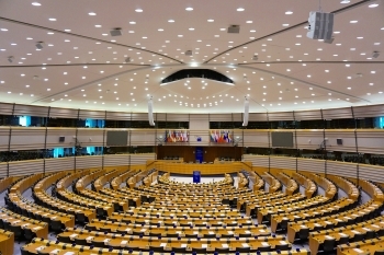 EU-Parlament: Tränengas-Export unterbinden und Nabeel Rajab befreien