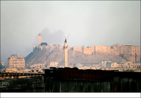 تقرير مصور/ إرهابيون يفجرون نفقاً يتسبب في انهيار جزء من سور قلعة حلب