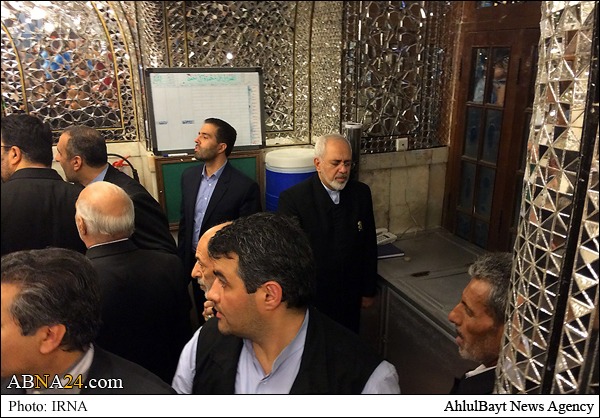 تصویری رپورٹ/ ایران کی مذاکراتی ٹیم حرم امام رضا (ع) میں شرفیاب