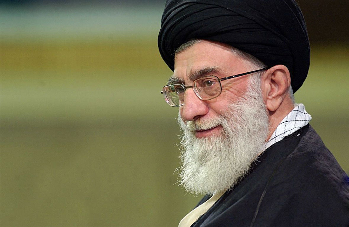 Supreme Leader Pardons over 900 Iranian Prisoners