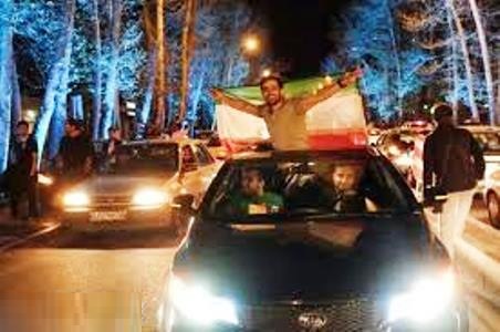 تصویری رپورٹ: ایران اور عالمی طاقتوں میں تاریخ ساز ایٹمی معاہدے پر ایران میں جشن