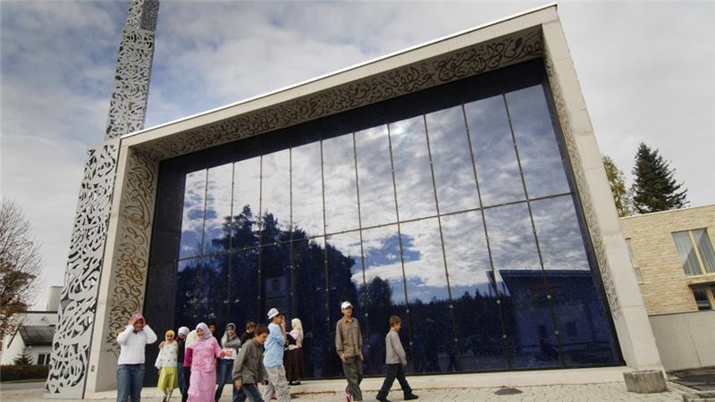 German TV Airs Muslims' Eid Prayers