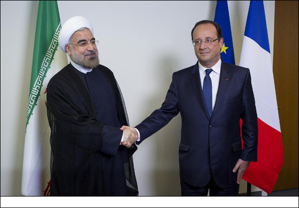 روحاني خلال اتصال هاتفي مع هولاند يؤكد استعداد ايران في التعاون لارساء السلام بالمنطقة