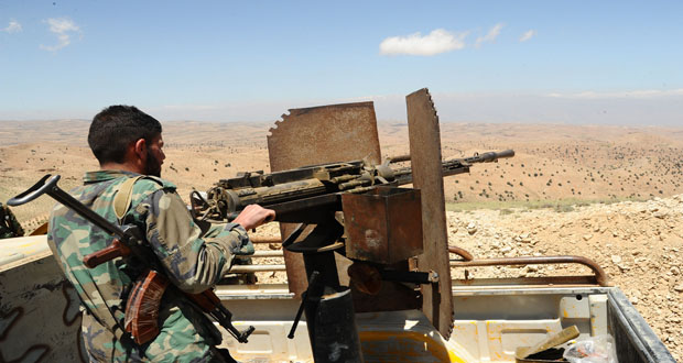 L’armée syrienne cible les terroristes dans les banlieues de Homs, Idleb et Daraa