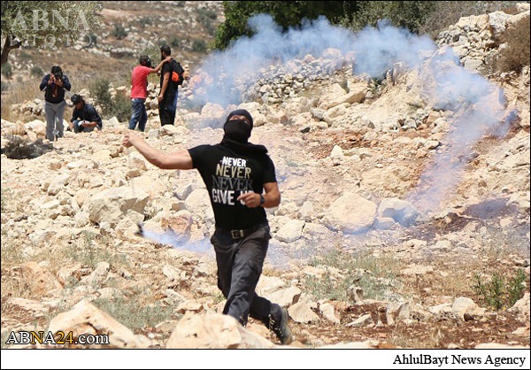 تقرير مصور/ الفلسطينيون يشتبكون مع قوات الاحتلال الإسرائيلية في نابلس