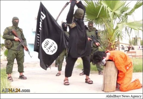 Photos: ISIS Beheads 3 Iraqis in Anbar Province