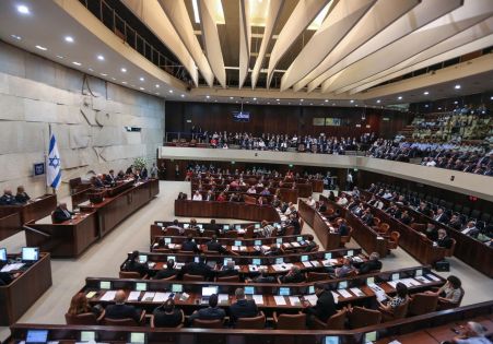الاحتلال يصادق على قانون إدانة فلسطينيين بلا شهود