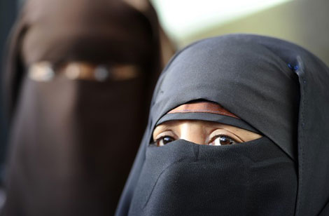 الدواعش، لصوص جاؤوا من أجل "الذهب والعبيد والجنس"..