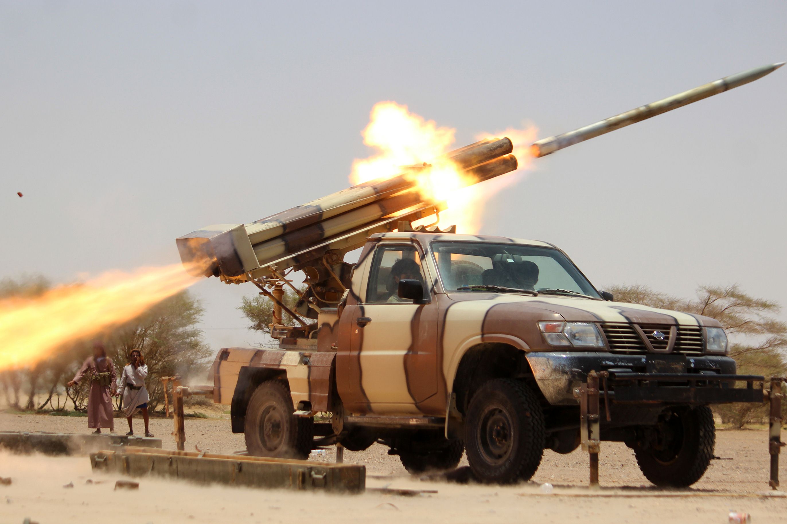 Yemeni army, popular committees hit two Saudi military bases in Jizan
