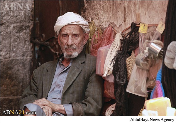 تقرير مصور/ الشعب اليمني يزاول حياته اليومية رغم العدوان العسكري السعودي