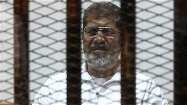 مرسي للمحكمة: 5 أمور هددت حياتي في السجن