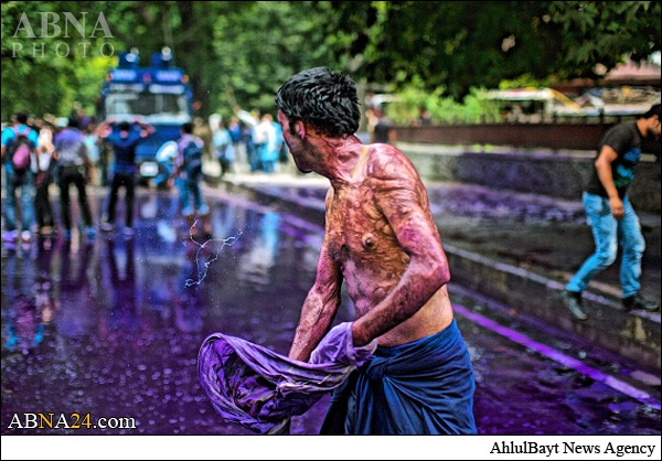 تصویری رپورٹ؛ کشمیر میں ملازموں کے احتجاج پر پولیس کی لاٹھی چارج